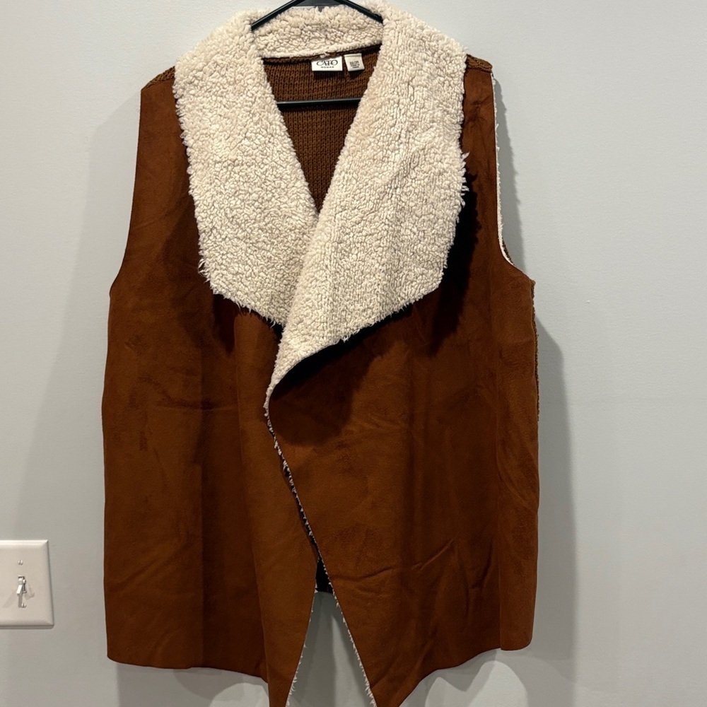 Cato Brown Vest with Cream Sherpa Collar